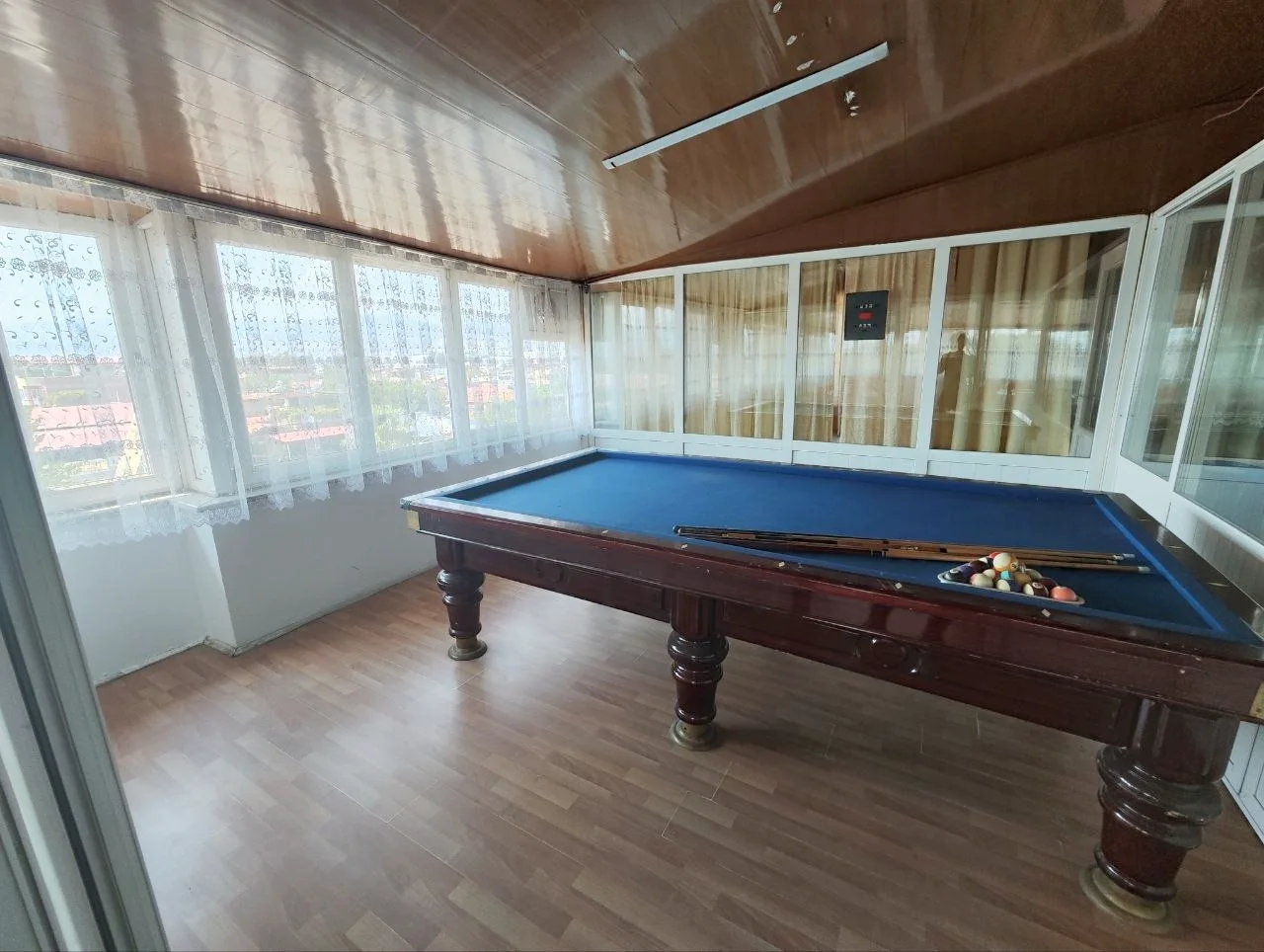 Lider Erkek Öğrenci Yurdu öğrenciler için bilardo ve sosyal etkinlik salonu